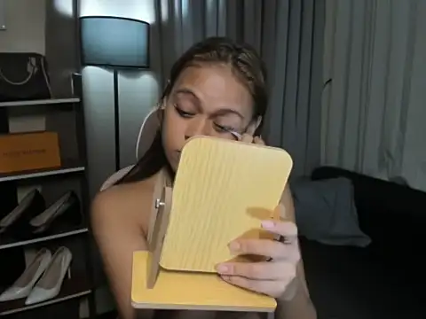 Seductive Margaux online show from 12/15/25, 08:31