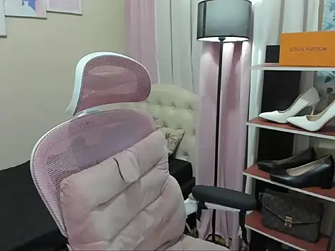 Seductive Margaux online show from 10/06/25, 11:22