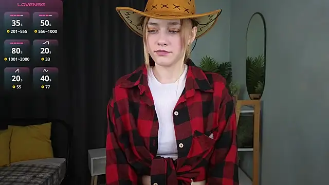 HollieCollelo online show from 10/27/25, 03:07