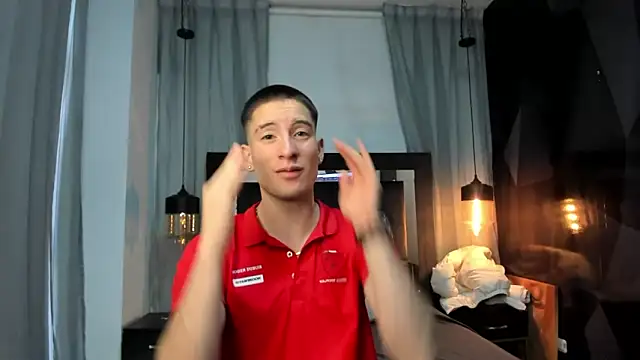 Snapshot of HunterHeat_ chatting on 01/15/26, 11:46 HunterHeat online show from 01/15/26, 11:46