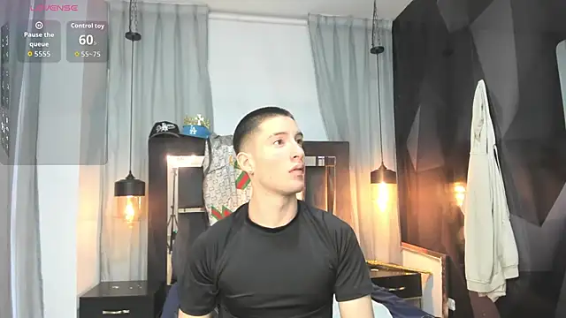 Snapshot of HunterHeat_ chatting on 01/14/26, 11:36 HunterHeat online show from 01/14/26, 11:36