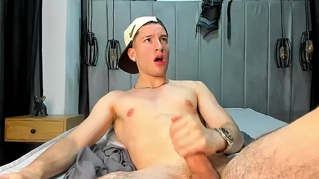 HunterHeat  online show from 11/30/25, 12:11