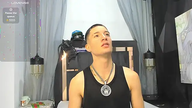 Snapshot of HunterHeat_ chatting on 03/25/26, 12:26 HunterHeat online show from 03/25/26, 12:26