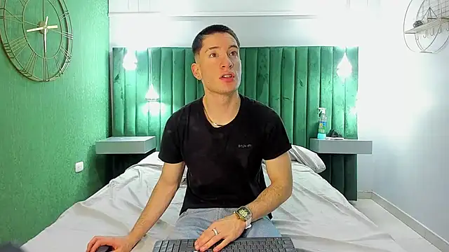 HunterHeat  online show from 11/15/25, 12:20