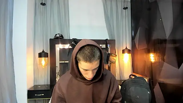 Snapshot of HunterHeat_ chatting on 01/19/26, 11:25 HunterHeat online show from 01/19/26, 11:25