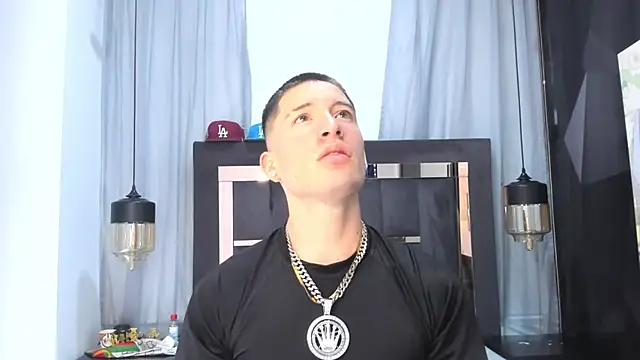 Snapshot of HunterHeat_ chatting on 04/08/26, 02:51 HunterHeat online show from 04/08/26, 02:51