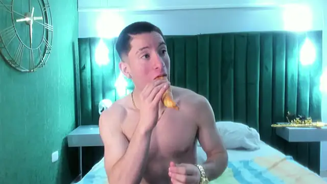 HunterHeat  online show from 11/18/25, 02:53