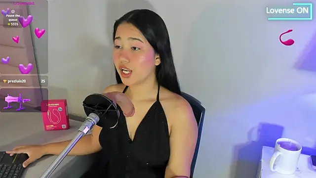 emma clarke  online show from 04/04/26, 03:35