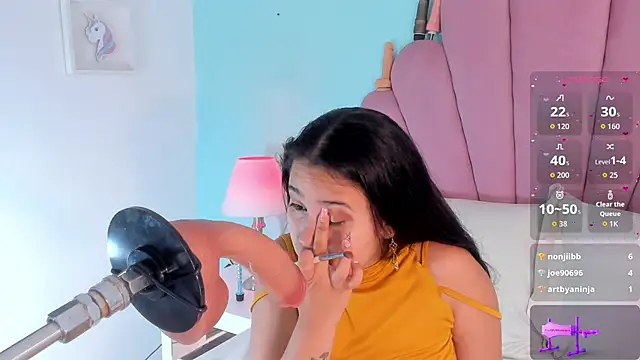 emma clarke  online show from 10/24/25, 04:00