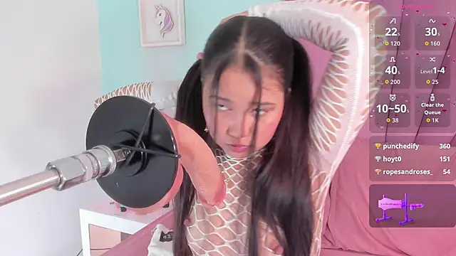 emma clarke  online show from 11/21/25, 03:38