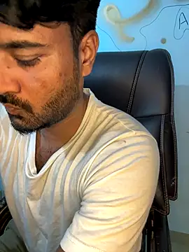 Snapshot of MeekBatgirl chatting on 10/11/25, 04:19 MeekBatgirl online show from 10/11/25, 04:19