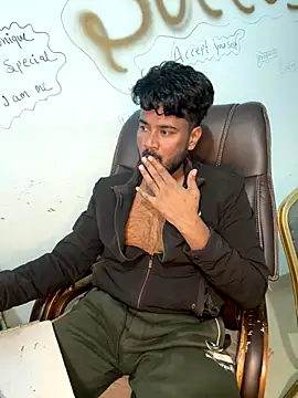 MeekBatgirl online show from 12/14/25, 11:49