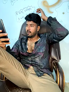 Snapshot of MeekBatgirl chatting on 10/06/25, 08:26 MeekBatgirl online show from 10/06/25, 08:26