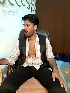 MeekBatgirl online show from 11/20/25, 01:34