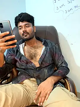 Snapshot of MeekBatgirl chatting on 10/13/25, 05:03 MeekBatgirl online show from 10/13/25, 05:03