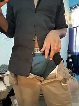 MeekBatgirl online show from 11/26/25, 05:40