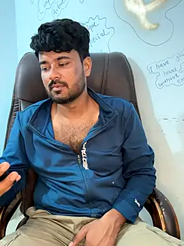 MeekBatgirl online show from 10/31/25, 07:38