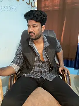 MeekBatgirl online show from 11/21/25, 06:56