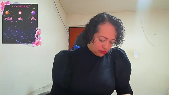 Miss Oriana online show from 12/18/25, 03:38