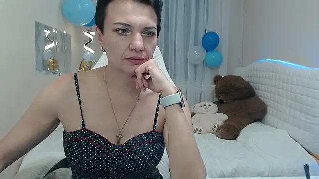 AvaSaturnian online show from 09/19/25, 12:09