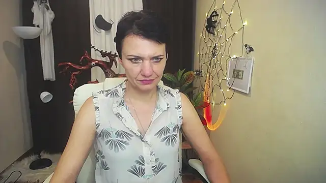 AvaSaturnian online show from 10/19/25, 10:29