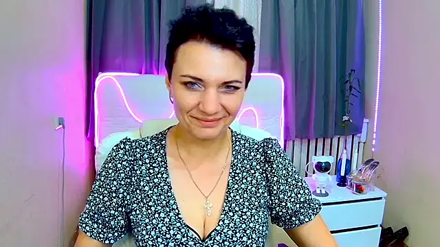 AvaSaturnian online show from 09/14/25, 06:14