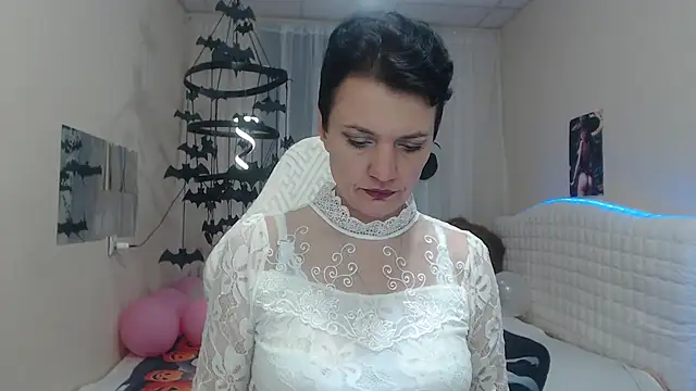 AvaSaturnian online show from 10/16/25, 12:13