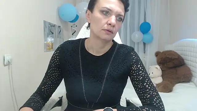 AvaSaturnian online show from 09/30/25, 12:11