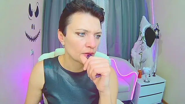 AvaSaturnian online show from 11/06/25, 07:34