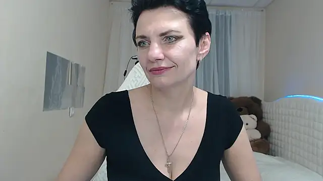 AvaSaturnian online show from 11/20/25, 01:34