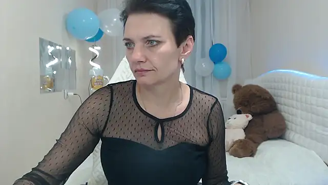 AvaSaturnian online show from 09/23/25, 12:34