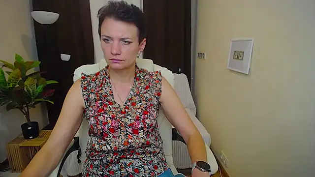 AvaSaturnian online show from 09/09/25, 12:03