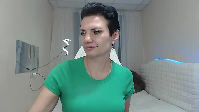 AvaSaturnian online show from 11/16/25, 01:05