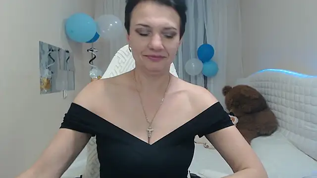 AvaSaturnian online show from 09/29/25, 12:11