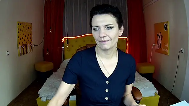 AvaSaturnian online show from 11/10/25, 08:08