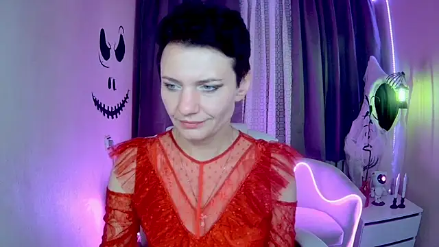 AvaSaturnian online show from 10/21/25, 12:59