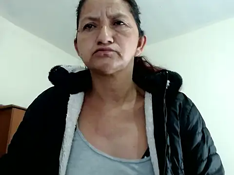 Snapshot of Lucy_Squirt69 chatting on 10/17/25, 09:56 Lucy Squirt69 online show from 10/17/25, 09:56