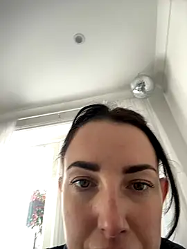 Snapshot of Remirosee chatting on 11/26/25, 10:15 Remirosee online show from 11/26/25, 10:15