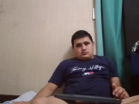 Snapshot of whitsblack chatting on 09/23/25, 12:17 whitsblack online show from 09/23/25, 12:17