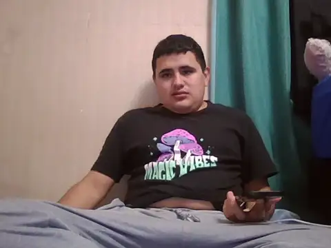 Snapshot of whitsblack chatting on 09/21/25, 10:37 whitsblack online show from 09/21/25, 10:37