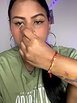 Michluxe 69 online show from 12/18/25, 10:24