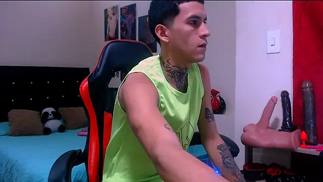 Snapshot of dilan_abraham12 chatting on 03/25/26, 02:44 dilan abraham12 online show from 03/25/26, 02:44