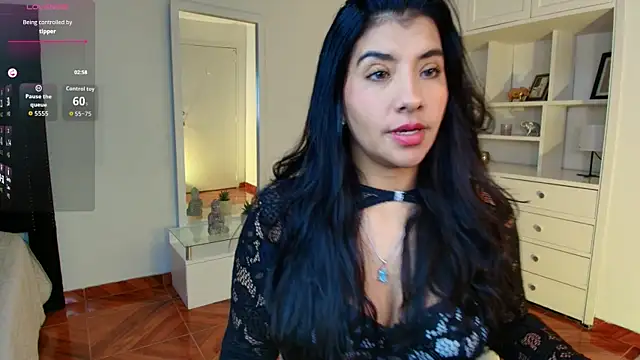 nina moen online show from 11/16/25, 03:33