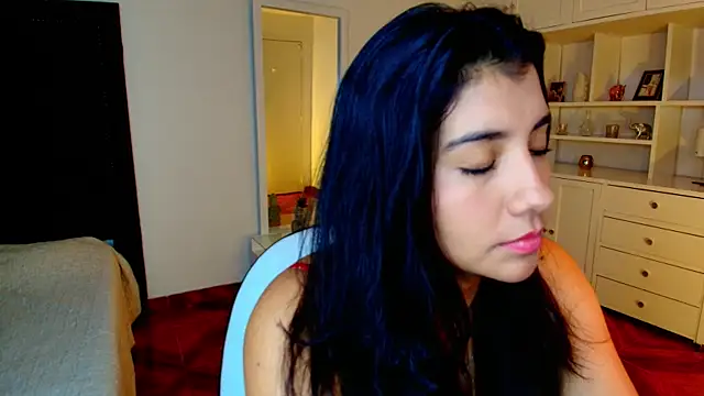 nina moen online show from 11/11/25, 02:50