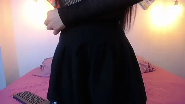 escar let online show from 11/14/25, 03:32