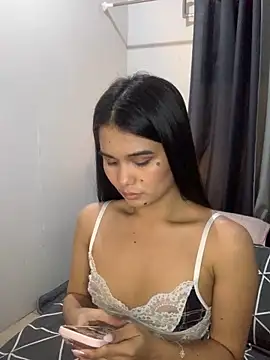 AngelHille online show from 12/19/25, 12:14