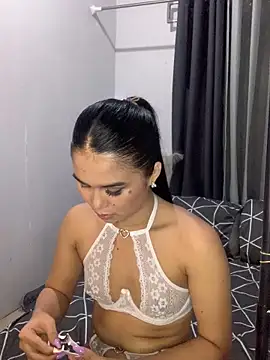 AngelHille online show from 11/24/25, 03:56