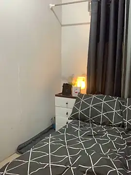 AngelHille online show from 12/17/25, 04:12