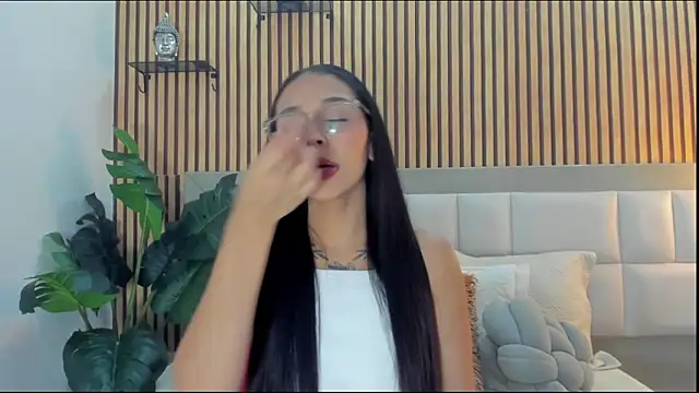 Roseaurora online show from 02/10/26, 12:48