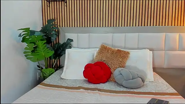 Roseaurora online show from 03/02/26, 01:07